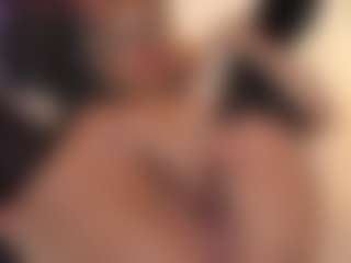 Live cam show with Giorgiina - Camel Toe on Camsoda
