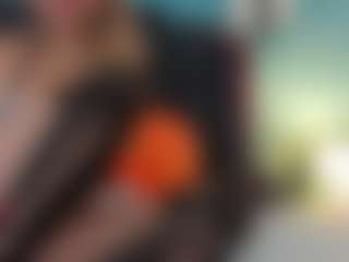 Live cam show with Giorgiina - Skinny on Camsoda