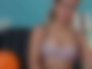 Live cam show with Giorgiina - Squirt on Camsoda
