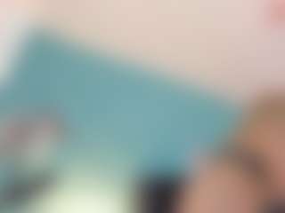 Live cam show with Giorgiina - Shaved Pussy on Camsoda