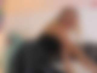 Live cam show with Giorgiina - Petite on Camsoda Late Night