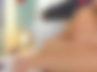 Live cam show with Giorgiina - Strip on Camsoda