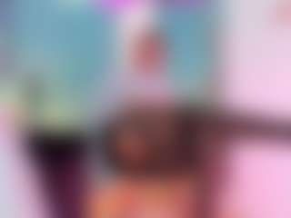 Live cam show with Giorgiina - Deepthroat on StripNow