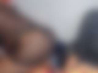 Live cam show with Lacieybrown - Middle Aged on hrnylive.com