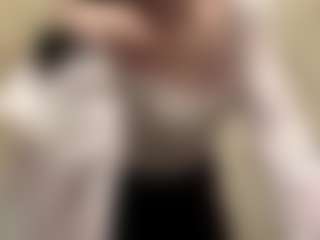 Live cam show with LaunaDraine - No Smoking on Fapmatic.com