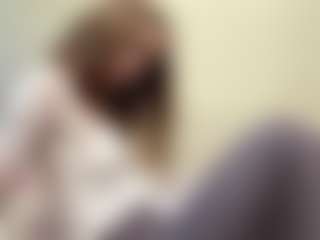 Live cam show with LaunaDraine - Petite on studioflirtlive.com