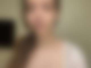 Live cam show with LaunaDraine - Gray Eyes on Camsoda Late Night