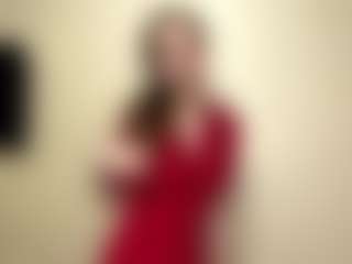 Live cam show with LaunaDraine - Nipple Piercings on AdultVida.com