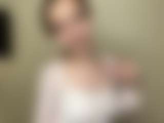 Live cam show with LaunaDraine - Petite on nudelive.tv