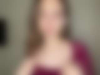 Live cam show with LaunaDraine - Solo on AdultVida.com