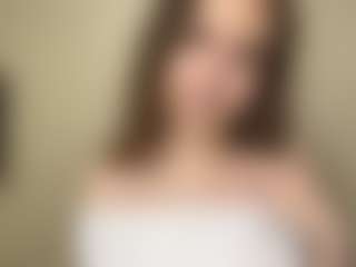 Live cam show with LaunaDraine - Bedroom Brown Hair on SpunkLive