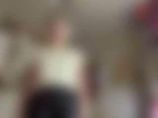 Live cam show with Annabelle - Petite on studioflirtlive.com