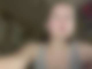 Live cam show with Annabelle - Flashing on madthumbs