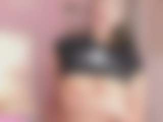 Live cam show with Maria - Brown Hair on AdultVida.com