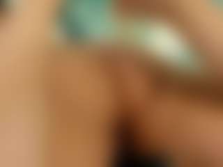 Live cam show with AbbyMoonX - Thick on luckytryst.com
