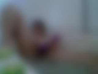 Live cam show with AmberHotWorsted - Camel Toe on TeamSkeetLive