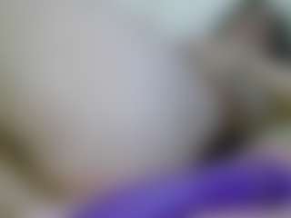 Live-Cam-Show mit AmberHotWorsted - Butt Plug auf Camsoda