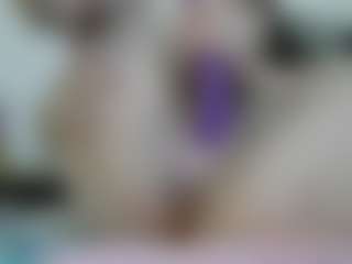 Live cam show with AmberHotWorsted - Camel Toe on CamSodaAdn