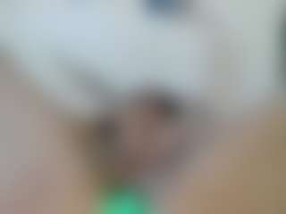 Live cam show with AmberHotWorsted - Camel Toe on livesuperchat.net