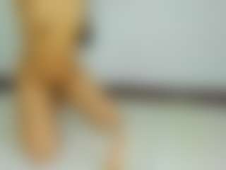 Live cam show with Aurora - Striptease on Camsoda