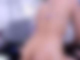 Live cam show with Aurora - Brown Eyes on Stripli.com