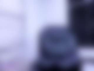 Live cam show with Aurora - Skinny on madthumbs
