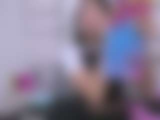 Live cam show with Aurora - Smoking on crypto-cams