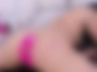 Live cam show with Aurora - Fingering on intimatelivegirls.com