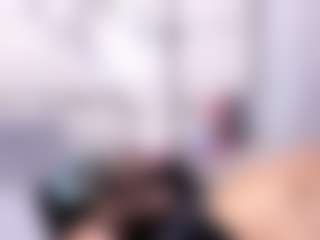 Live cam show with Aurora - Smoking on StripNow