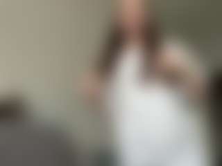 Live cam show with AvrilBaggett - Brown Hair on anonymated.com
