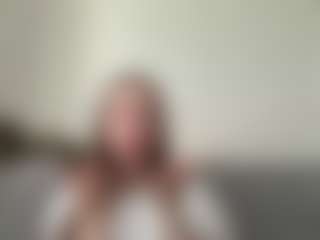 AvrilBaggett's Live Sex Cam Show