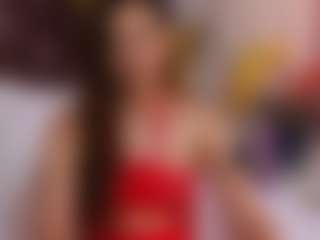 Live cam show with beautyluna18 - Skinny on live18s.com