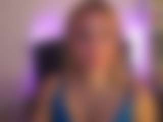 Live cam show with Cumwithsarah - Shaved Pussy on iamadamtest123.com