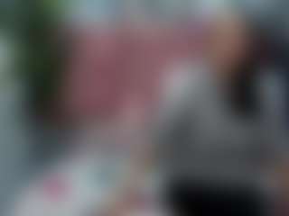 Live cam show with Eiraroose - Toys on parknlotfishbdy