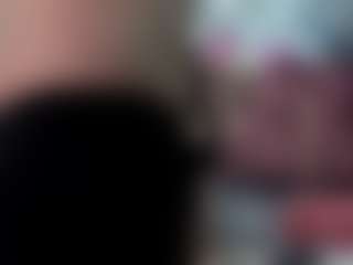 Live cam show with Eiraroose - Facesitting on MyBangCams
