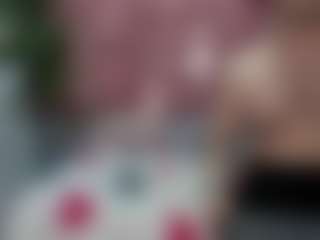 Live cam show with Eiraroose - Double Penetration on chickslive.net