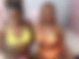 Live cam show with EmmaRoswel - Black on SpunkLive