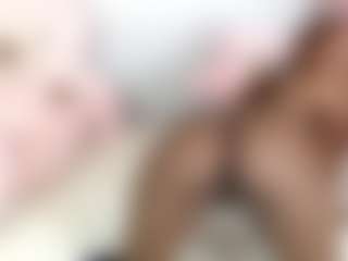 EmmaRoswel's Live Sex Cam Show