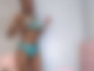 Live cam show with EmmaRoswel - Ebony MILF on Uber Horny