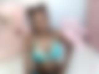 Live cam show with EmmaRoswel - Ebony on Gym Cam Girls