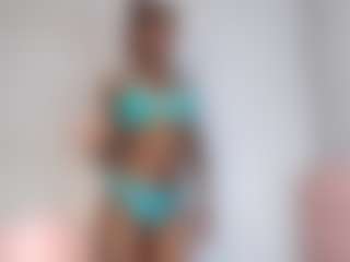 Live cam show with EmmaRoswel - Ebony on Gym Cam Girls
