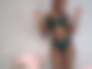 Live cam show with EmmaRoswel - Ebony on Streamer API