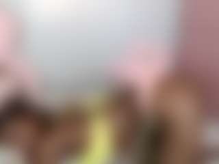 Live cam show with EmmaRoswel - Small Tits on Mixed Magazine Live