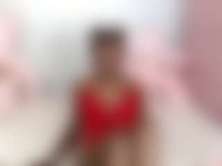 Live cam show with EmmaRoswel - Thick on AdultVida.com