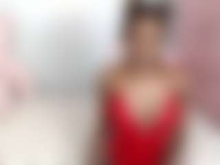 Live cam show with EmmaRoswel - Gagging on AdultVida.com