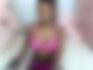 Live cam show with EmmaRoswel - Ebony on CamClone