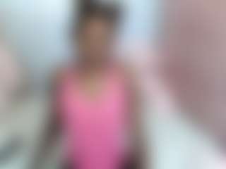 Live cam show with EmmaRoswel - Ebony on Milfs Live