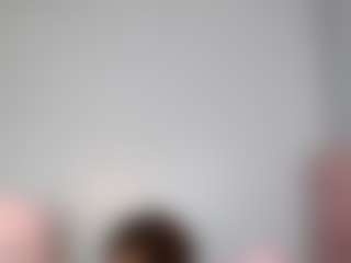 Live cam show with EmmaRoswel - Average on iamadamtest123.com