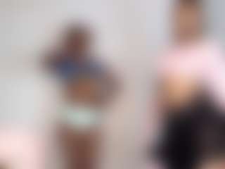 Live cam show with EmmaRoswel - Teasing on Camsoda