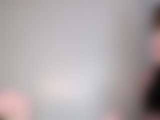 Live cam show with EmmaRoswel - Teasing on Camsoda